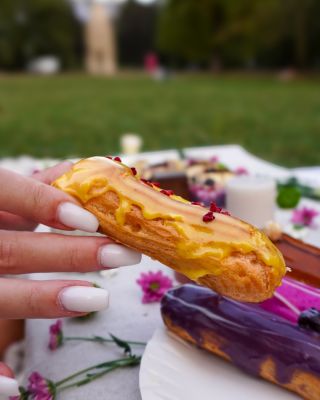 Krásne vyzerajúce a chutné eclairs, ideálne na každú príležitosť – k narodeninám, na svadbu, baby shower 👶🏼 alebo na...