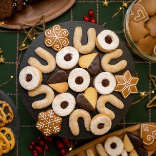 🎄 Vianočné pečivo je stále v predaji! Nezabudnite si objednať včas – kapacita sa rýchlo plní. ✨ Doprajte si ešte kúsok...